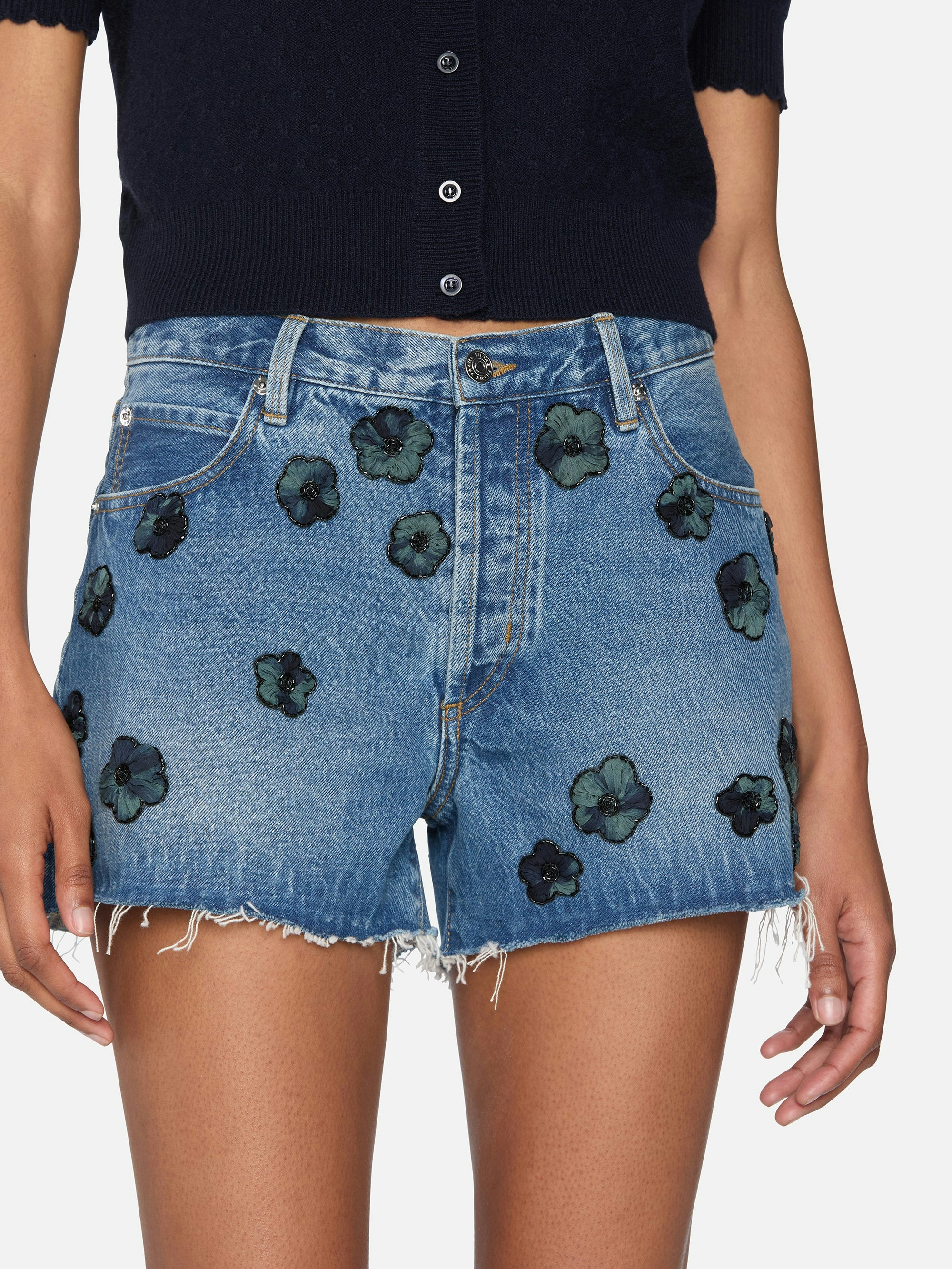jeans front detail image alt:size alt:fit1
